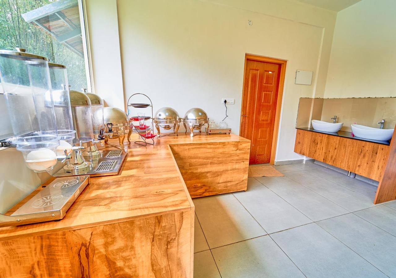 Glen Castle Vagamon Pool Resort By Voye Homes エクステリア 写真