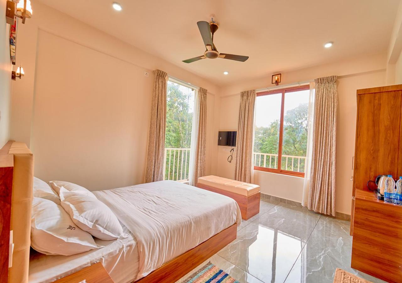 Glen Castle Vagamon Pool Resort By Voye Homes エクステリア 写真