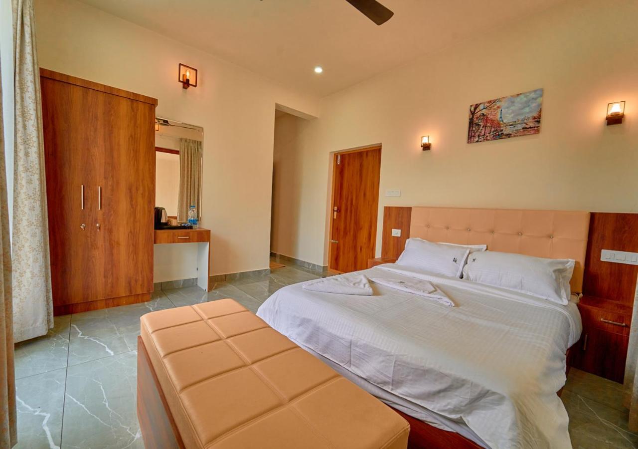 Glen Castle Vagamon Pool Resort By Voye Homes エクステリア 写真