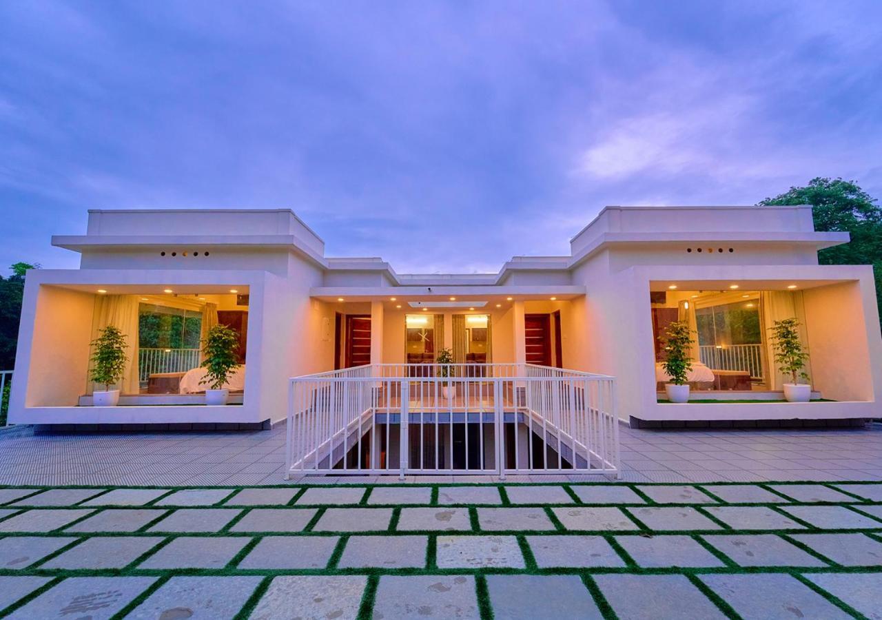 Glen Castle Vagamon Pool Resort By Voye Homes エクステリア 写真