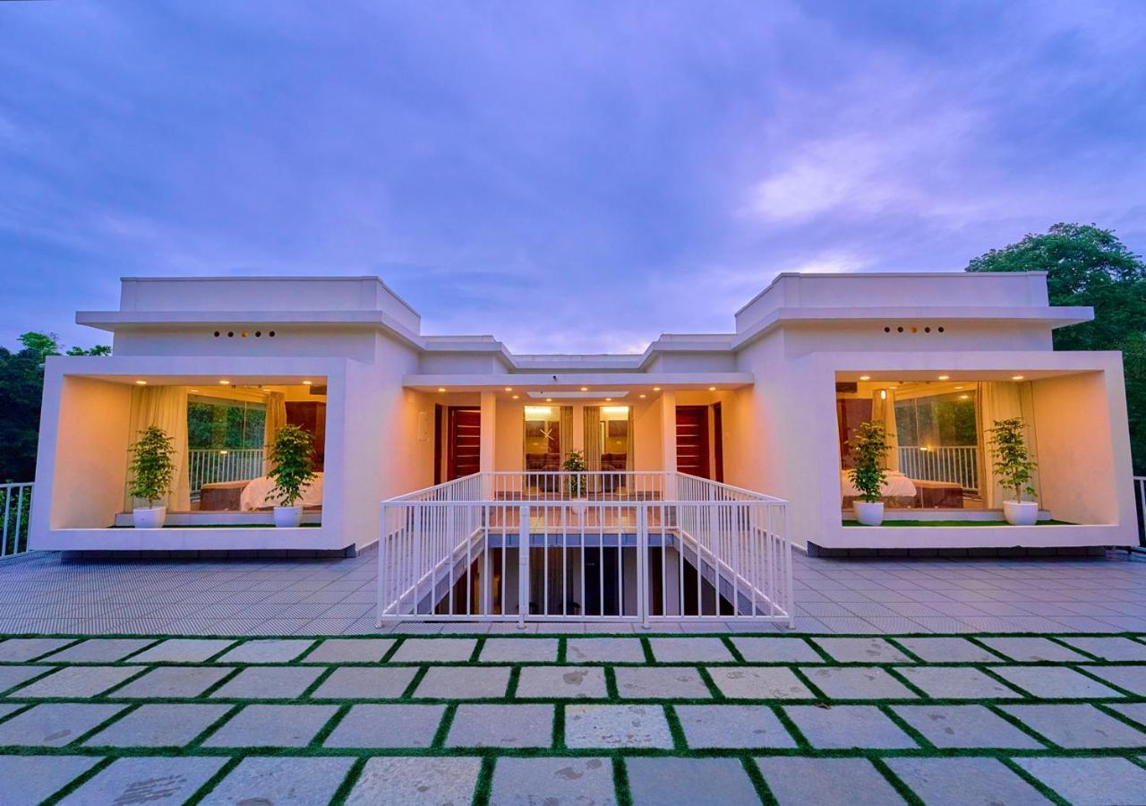 Glen Castle Vagamon Pool Resort By Voye Homes エクステリア 写真