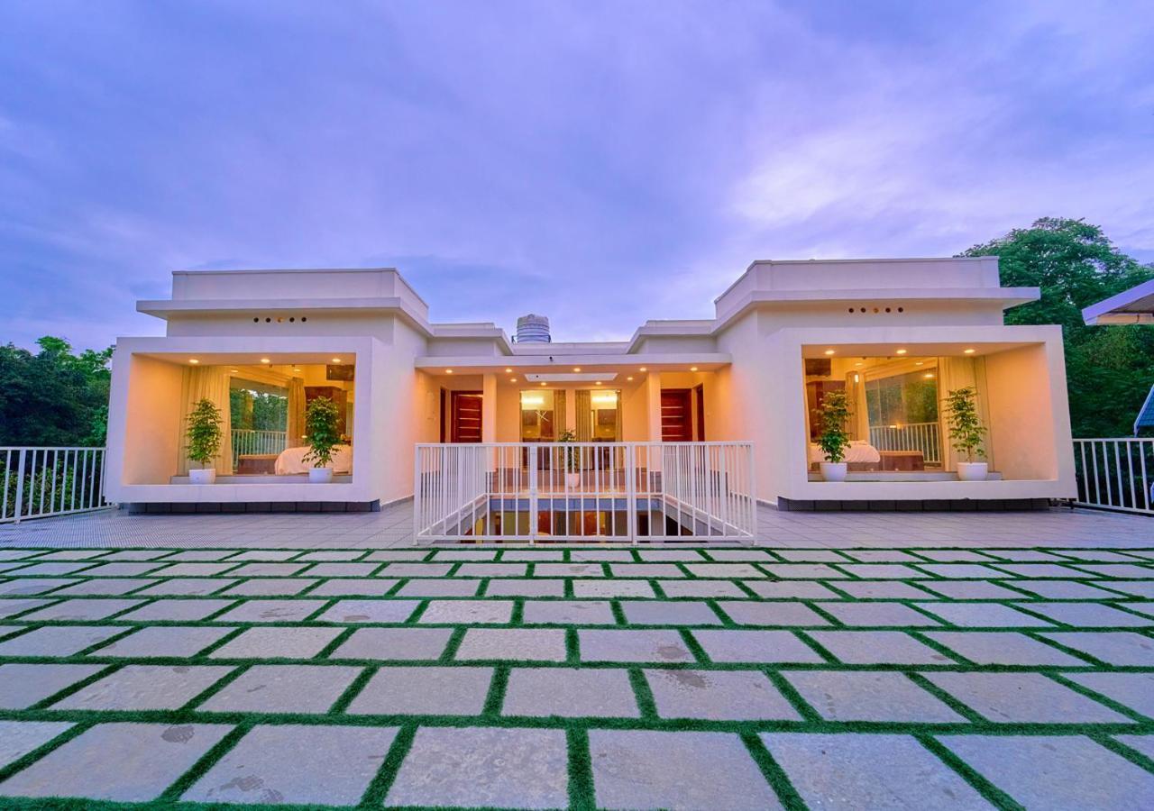 Glen Castle Vagamon Pool Resort By Voye Homes エクステリア 写真